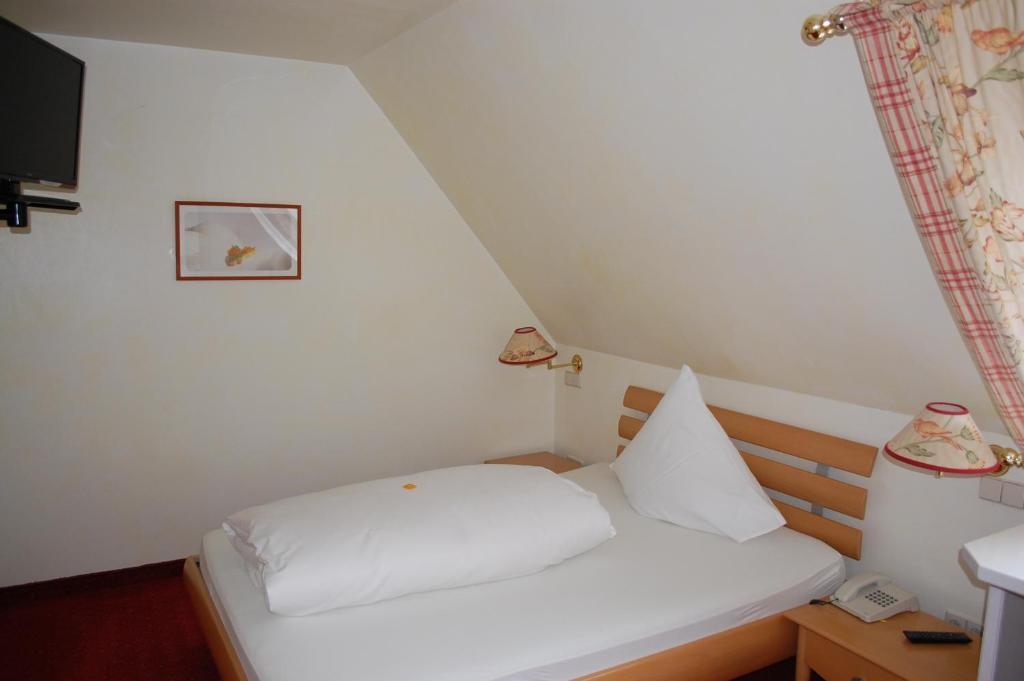 Parkhotel Krone Емендинген Стая снимка